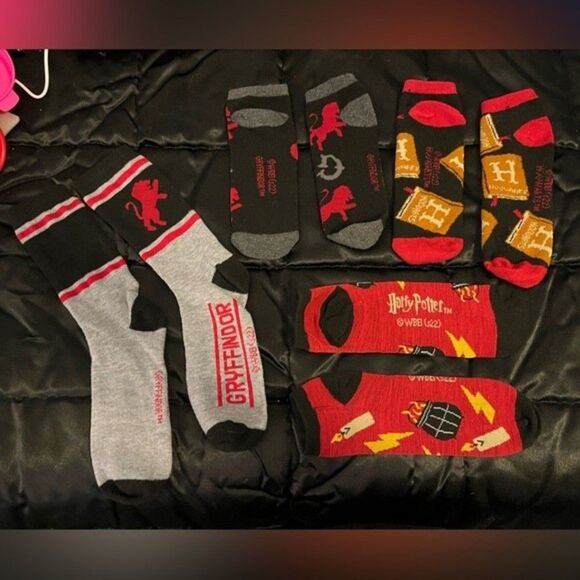 Harry Potter Gryffindor Hogwarts Socks 4 Pairs - Picture 2 of 7